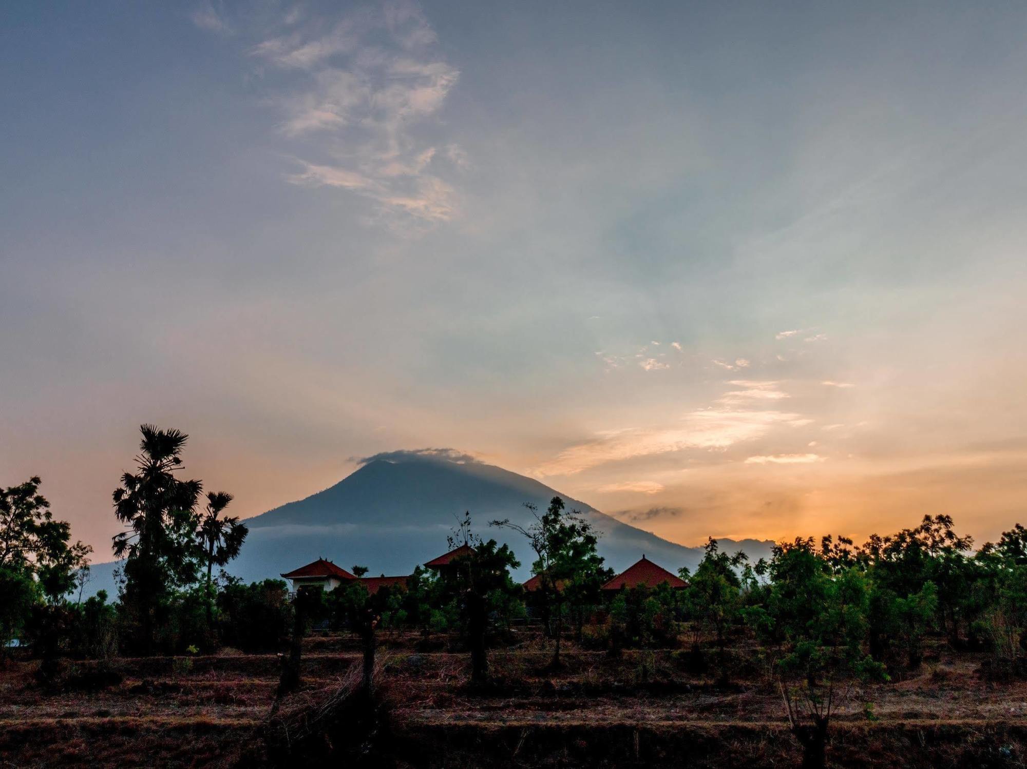 Pondok Mimpi Tulamben Hotel Bagian luar foto